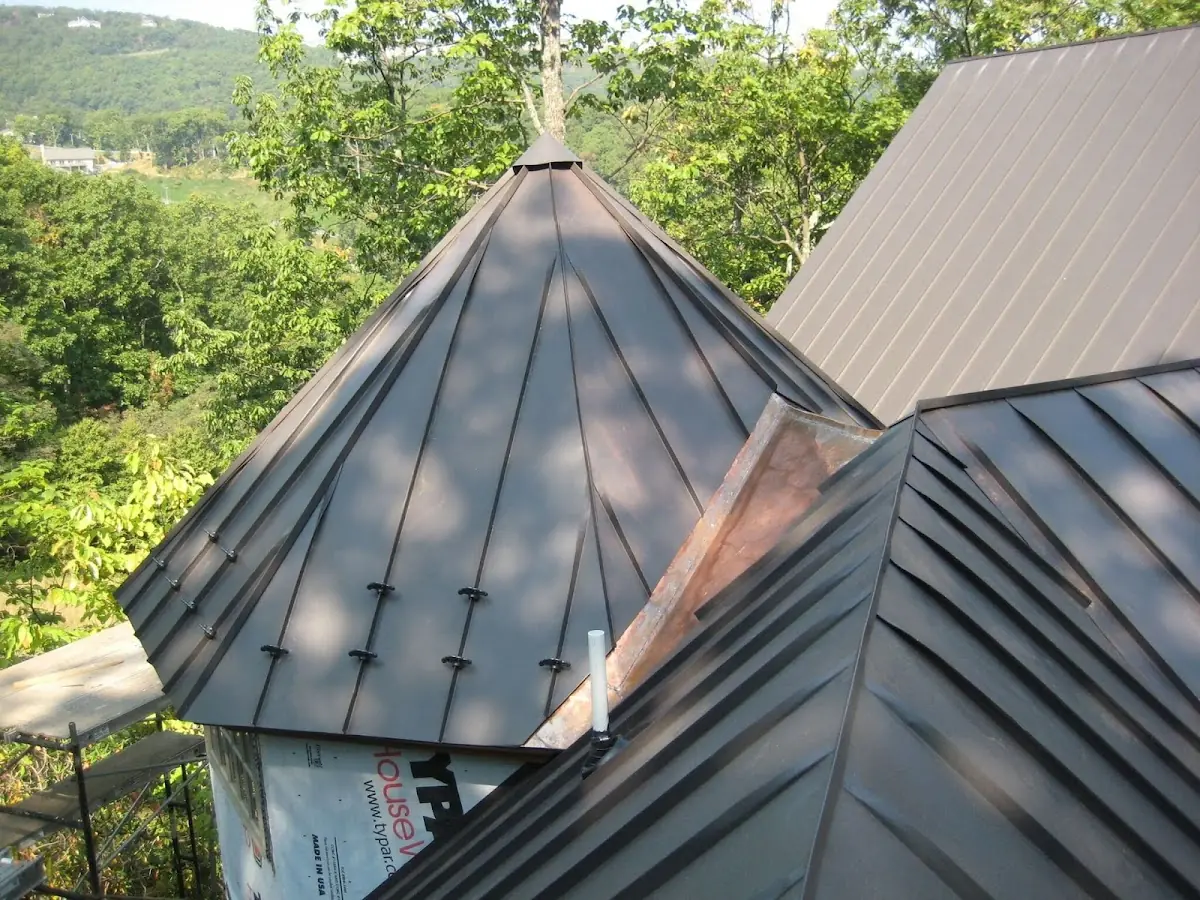 Professional Roof Tarp Installation by Craftsman Roofing in Windsor Forest